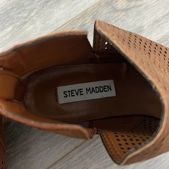 Steve Madden Flourish Ankle Bootie - Picture 3 of 5